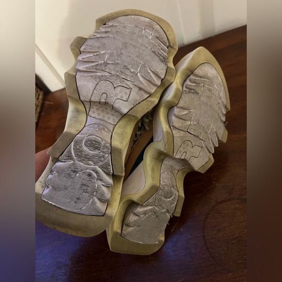 Sorel Tan Sneakers with Red and Green Details - Picture 7 of 7